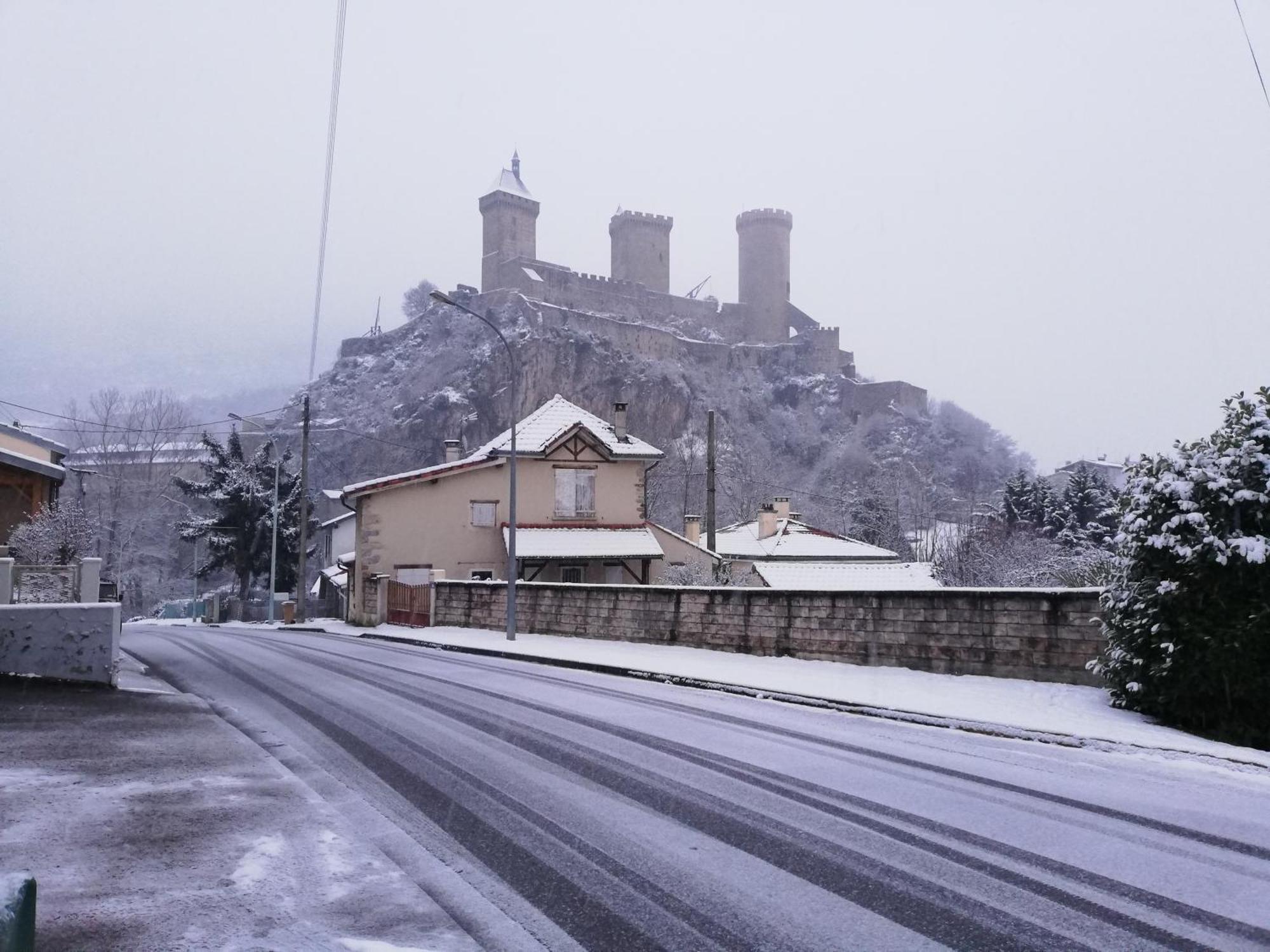 La Note Verte - Parking Gratuit Devant L'Entree Foix Esterno foto